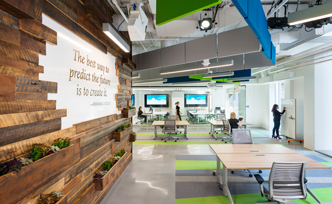Hot Desking at Booz Allen Hamilton's Innovation Center in Washington DC Hot Desking at Booz Allen Hamilton's Innovation Center in Washington DC