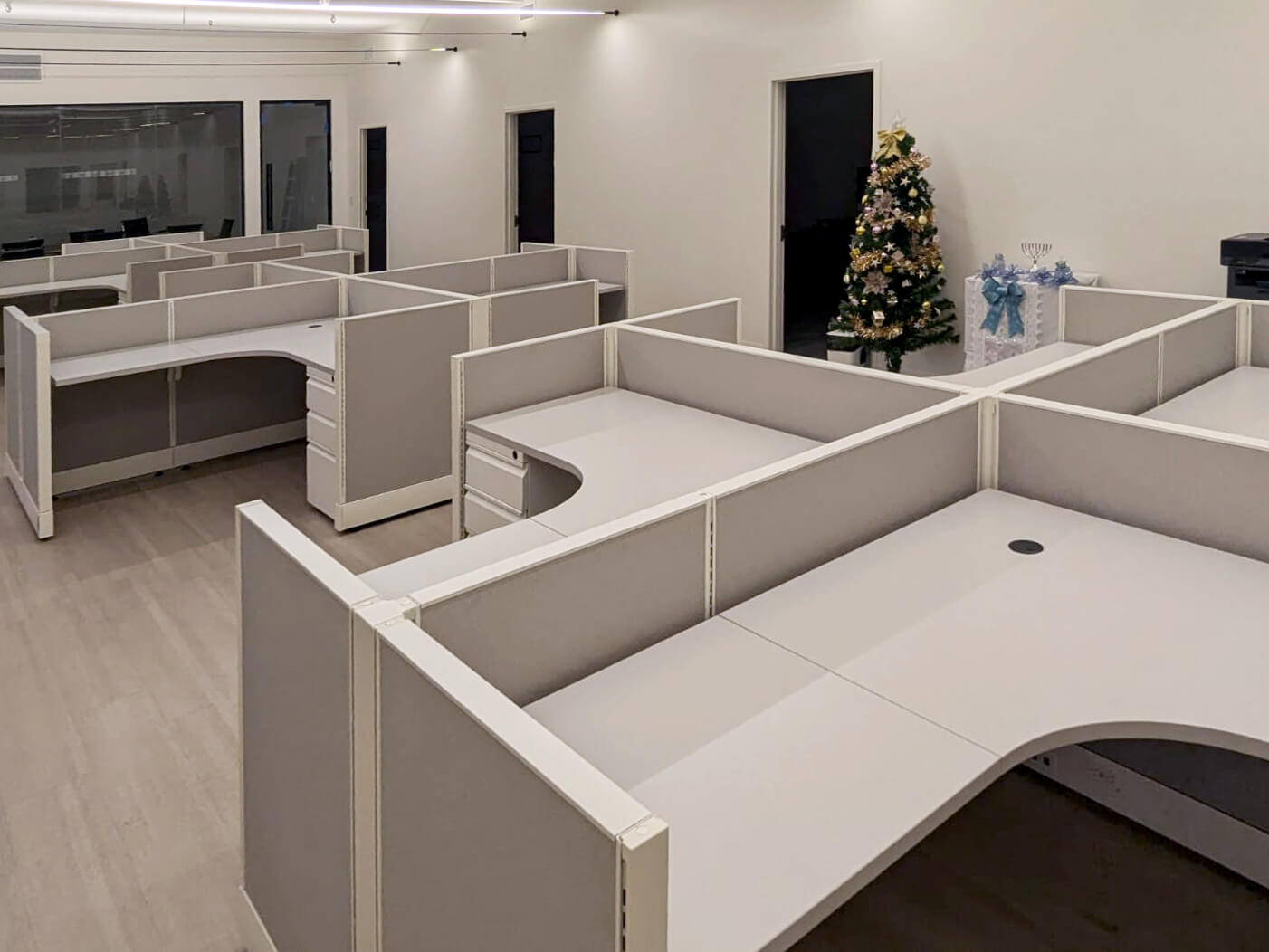 NJ-office-furniture-emeseq1aqag-010625-05.jpg