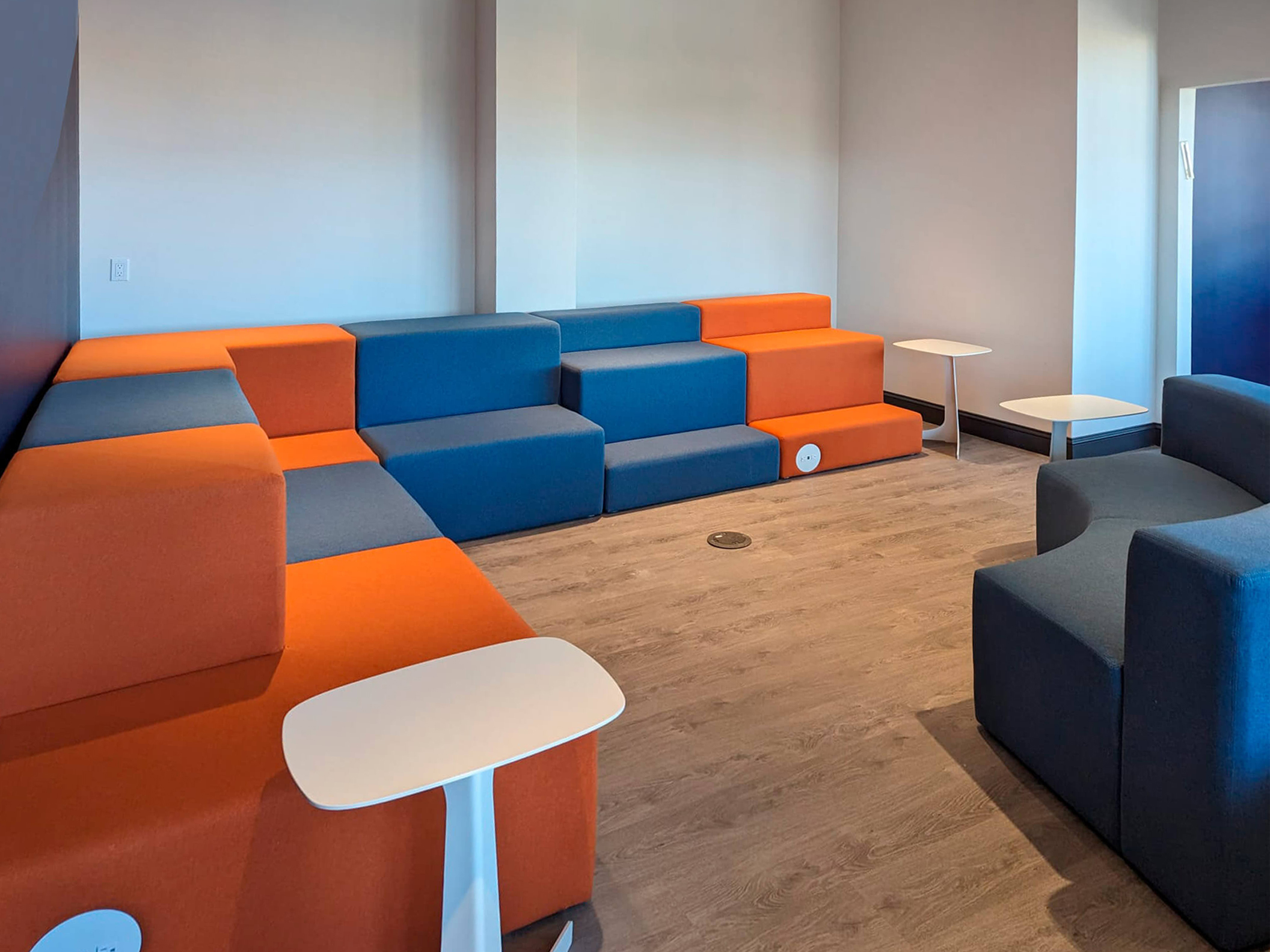 NY office furniture eworl1emrs 082823 18 NY office furniture eworl1emrs 082823 18