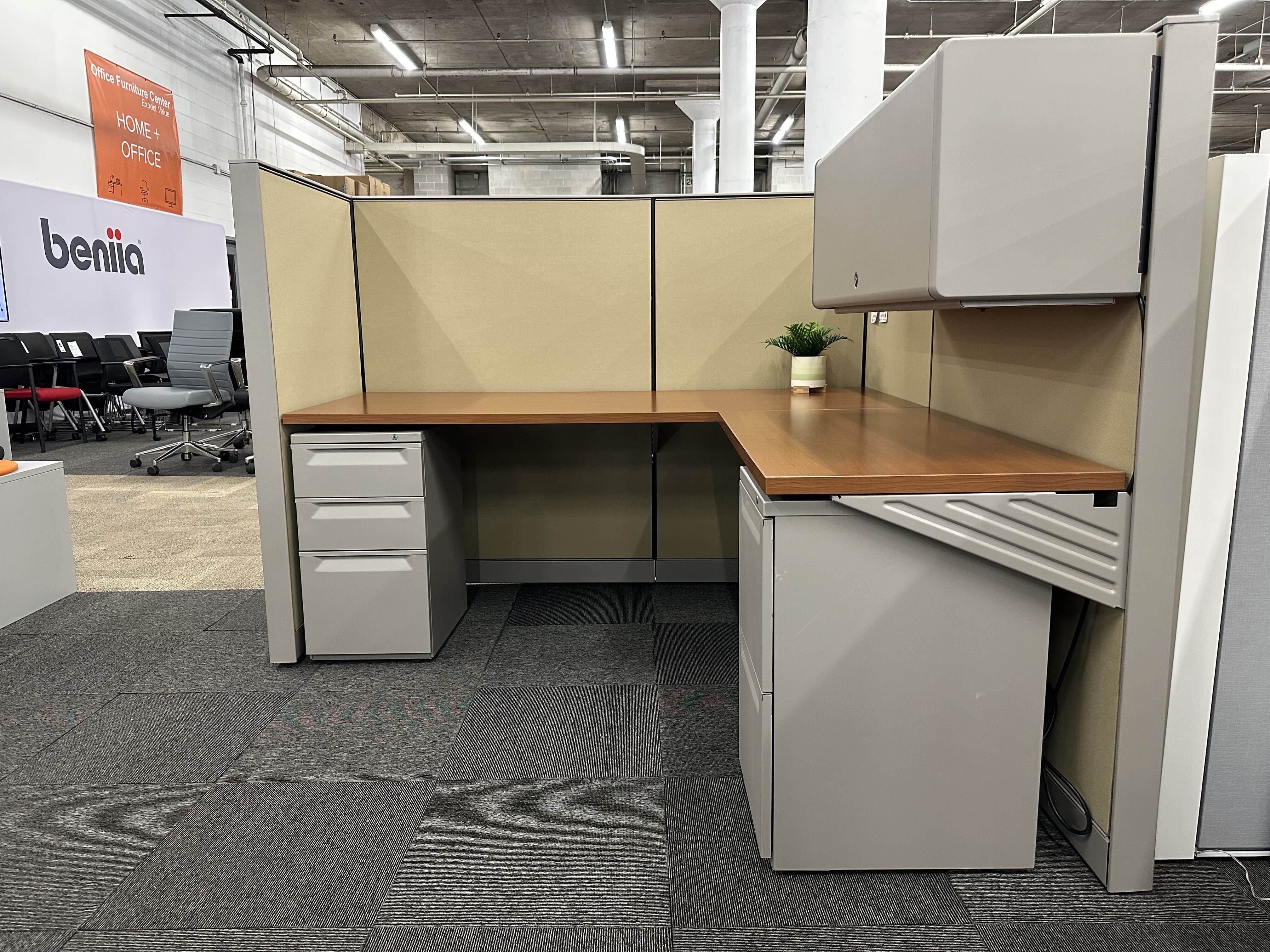 Used herman miller canvas 110325 OFC1 2
