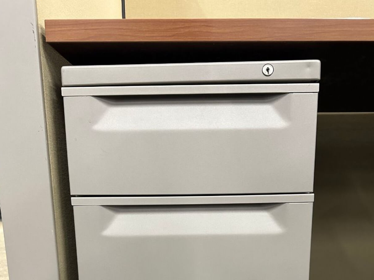 Used herman miller canvas 110325 OFC1 3