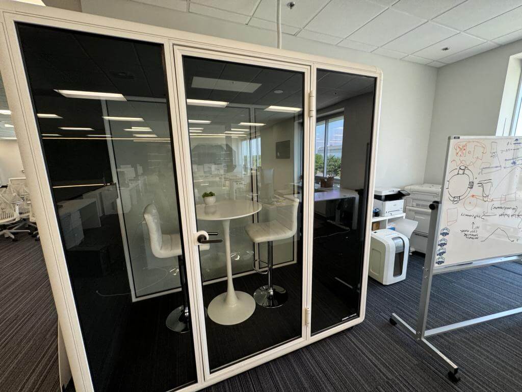 Used poppin koplus phone booth 090225 CWU1 2 Used poppin koplus phone booth 090225 CWU1 2