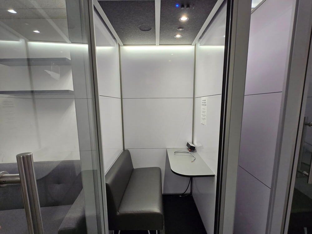 Used snapcab phone booth 090125 FK1 3 Used snapcab phone booth 090125 FK1 3