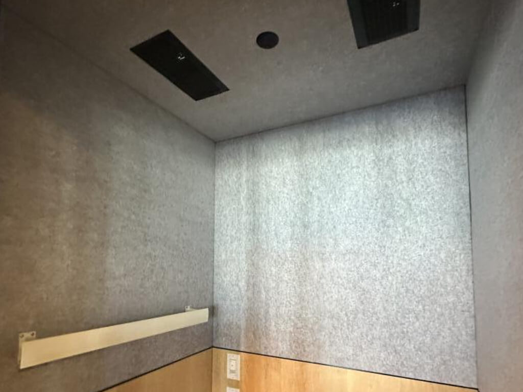 Used white acoustical phone booths 090325 CWU1 4 Used white acoustical phone booths 090325 CWU1 4